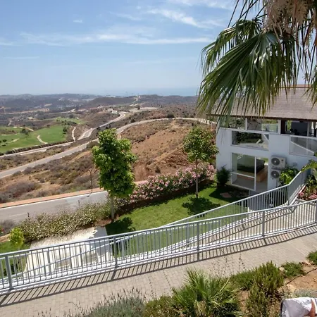 La Cala De Mijas Getaway Apartment *